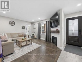 11 MAPLE STREET N Brock (Sunderland) Ontario photo 5