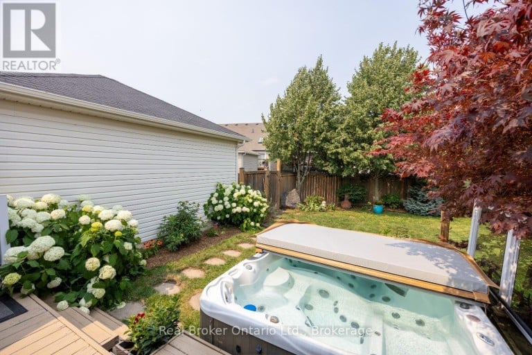 11 GREENAWAY CIRCLE, Port Hope, Ontario, L1A0B9