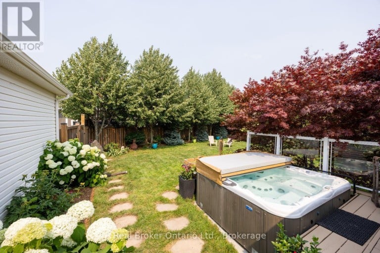 11 GREENAWAY CIRCLE, Port Hope, Ontario, L1A0B9
