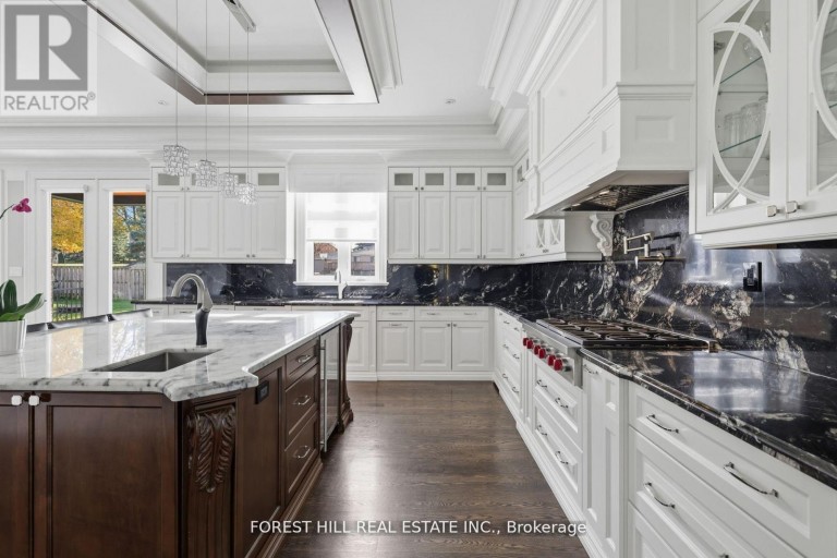 39 PATRICIA DRIVE E, King (King City), Ontario, L7B1H5