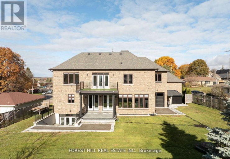 39 PATRICIA DRIVE E, King (King City), Ontario, L7B1H5