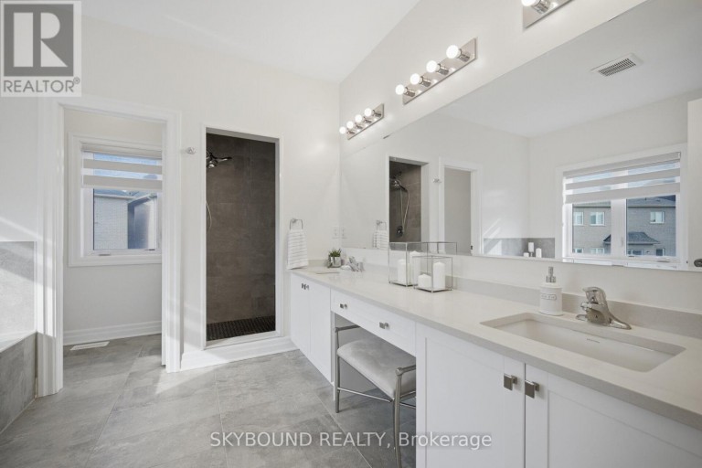 14 GOODWIN COURT, East Gwillimbury (Sharon), Ontario, L9N0T7