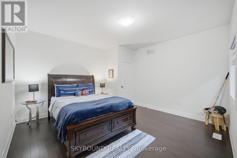 14 GOODWIN COURT, East Gwillimbury (Sharon), Ontario, L9N0T7