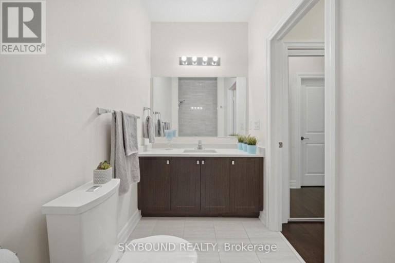 14 GOODWIN COURT, East Gwillimbury (Sharon), Ontario, L9N0T7