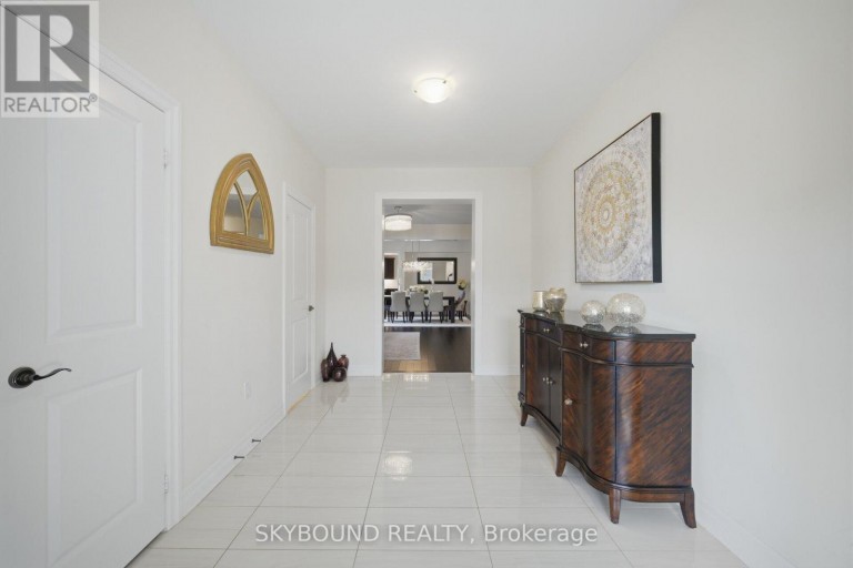 14 GOODWIN COURT, East Gwillimbury (Sharon), Ontario, L9N0T7
