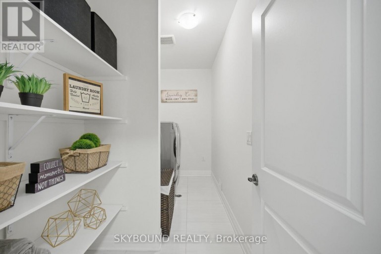 14 GOODWIN COURT, East Gwillimbury (Sharon), Ontario, L9N0T7