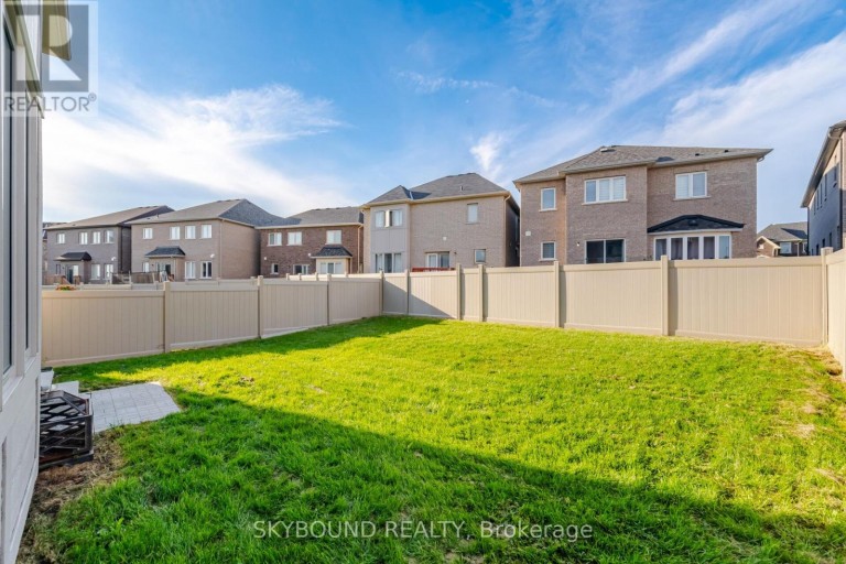 14 GOODWIN COURT, East Gwillimbury (Sharon), Ontario, L9N0T7