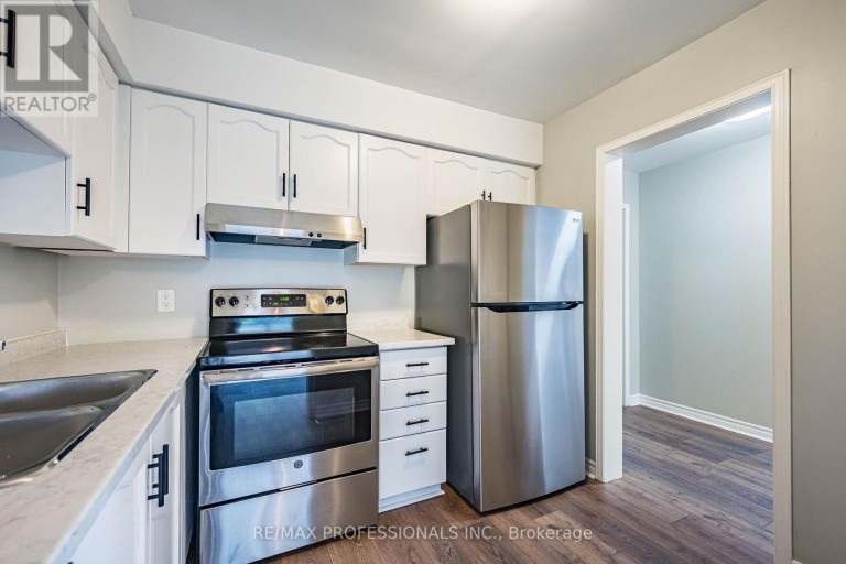 23 - 2004 GLENADA CRESCENT, Oakville (WC Wedgewood Creek), Ontario, L6H5P5