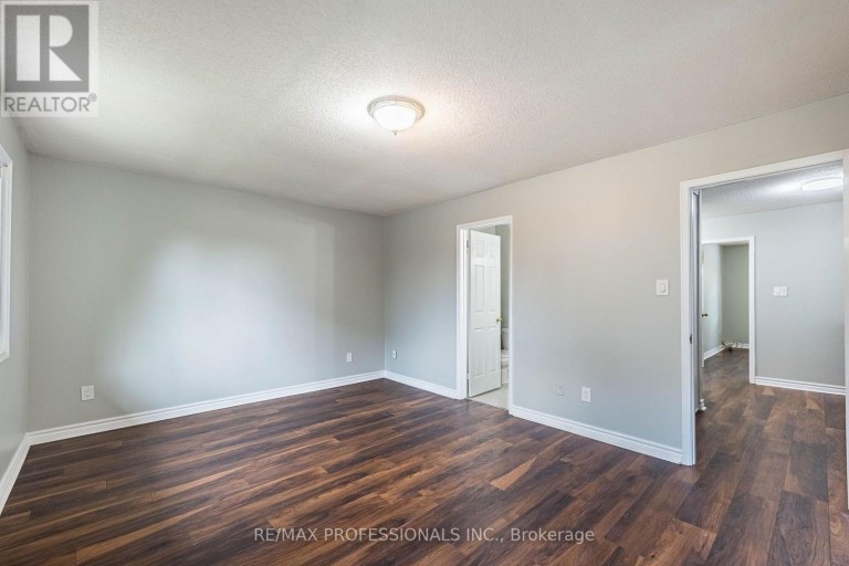 23 - 2004 GLENADA CRESCENT, Oakville (WC Wedgewood Creek), Ontario, L6H5P5