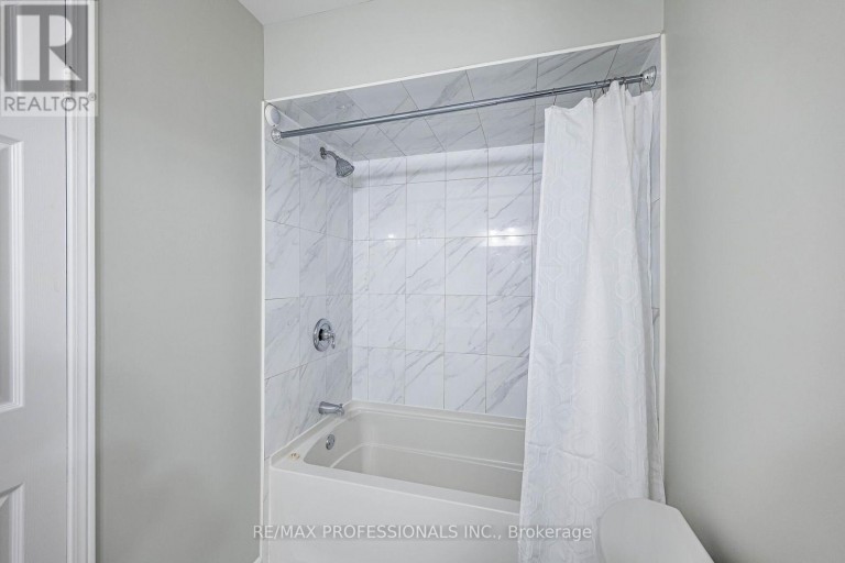 23 - 2004 GLENADA CRESCENT, Oakville (WC Wedgewood Creek), Ontario, L6H5P5