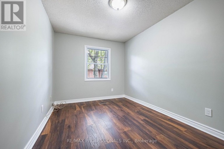 23 - 2004 GLENADA CRESCENT, Oakville (WC Wedgewood Creek), Ontario, L6H5P5