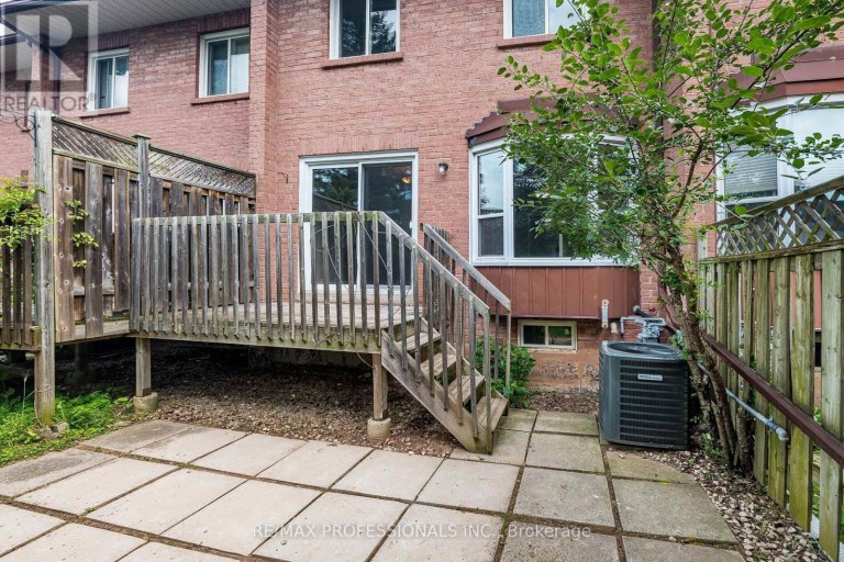 23 - 2004 GLENADA CRESCENT, Oakville (WC Wedgewood Creek), Ontario, L6H5P5