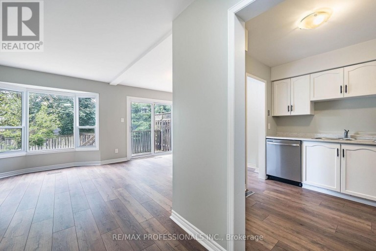 23 - 2004 GLENADA CRESCENT, Oakville (WC Wedgewood Creek), Ontario, L6H5P5