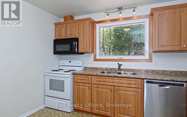 MAIN FLOOR - 4 WALLIS DRIVE, Peterborough (Monaghan Ward 2), Ontario, K9J6B7
