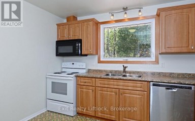 MAIN FLOOR - 4 WALLIS DRIVE Peterborough (Monaghan Ward 2) Ontario photo 4