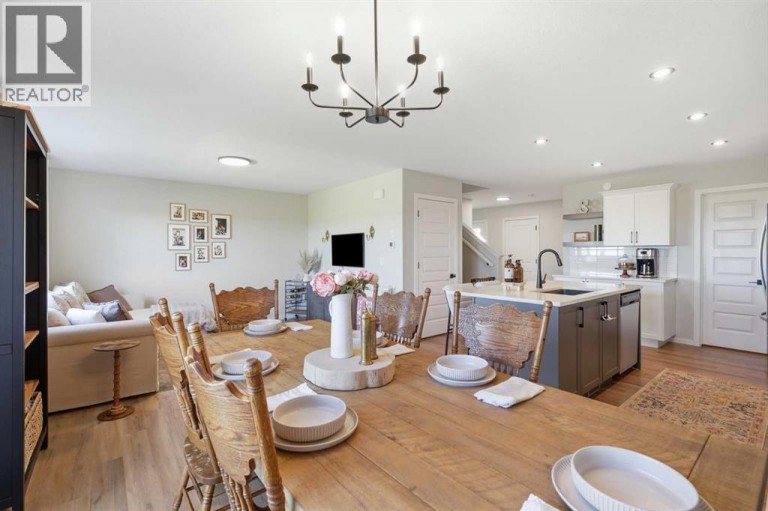644 Robinson Avenue, Penhold, Alberta, T0M1R0