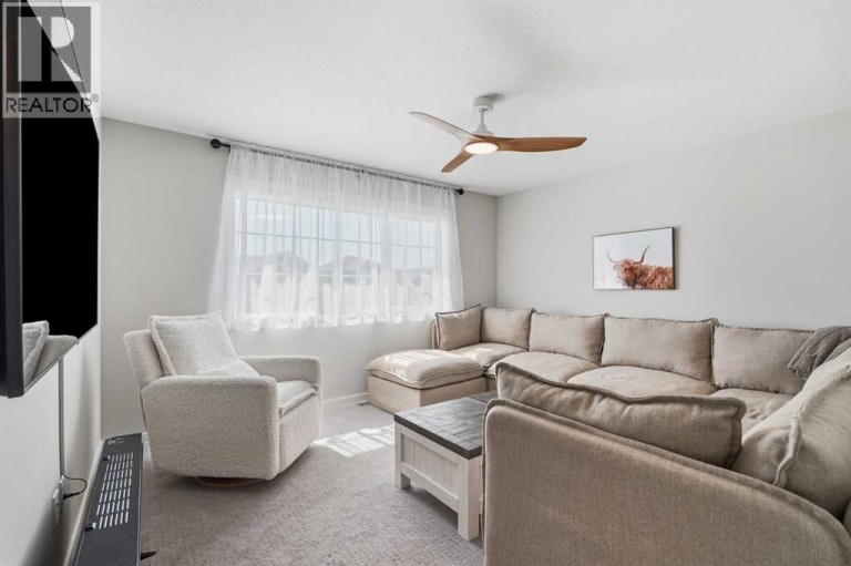 644 Robinson Avenue, Penhold, Alberta, T0M1R0