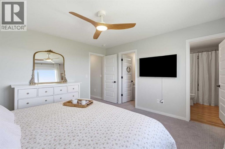 644 Robinson Avenue, Penhold, Alberta, T0M1R0