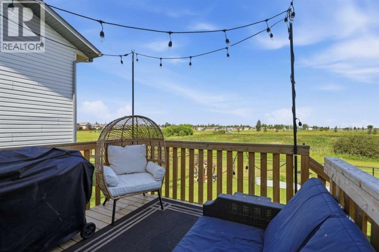 644 Robinson Avenue, Penhold, Alberta, T0M1R0