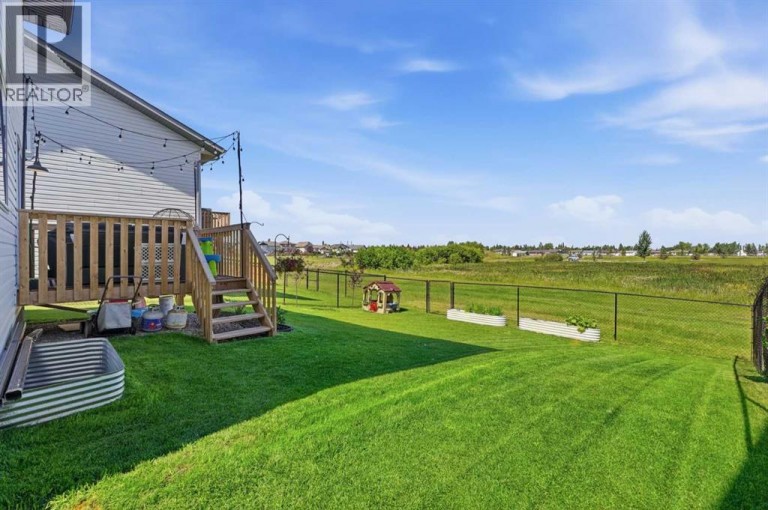 644 Robinson Avenue, Penhold, Alberta, T0M1R0