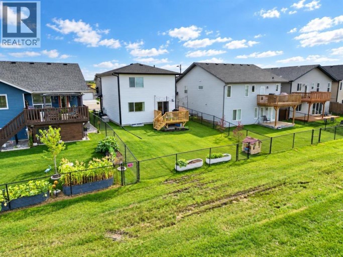644 Robinson Avenue, Penhold, Alberta, T0M1R0