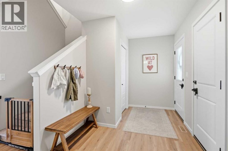 644 Robinson Avenue, Penhold, Alberta, T0M1R0
