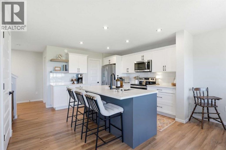 644 Robinson Avenue, Penhold, Alberta, T0M1R0