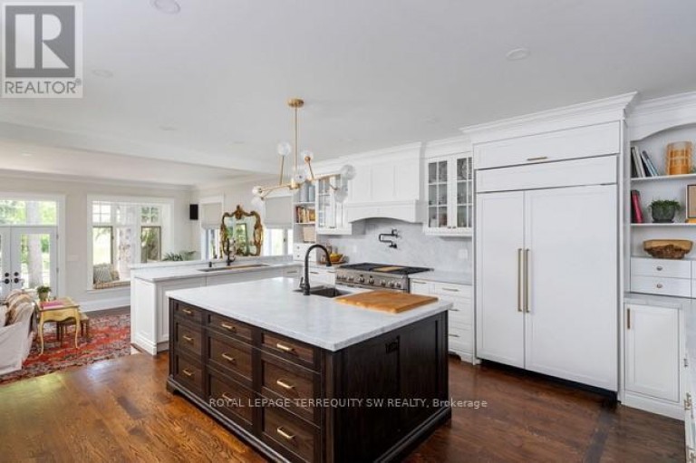 41 KENNEDY STREET W, Aurora (Aurora Village), Ontario, L4G2L6