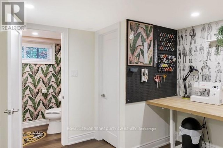 41 KENNEDY STREET W, Aurora (Aurora Village), Ontario, L4G2L6