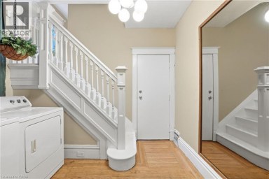 63 MELROSE Avenue S Hamilton Ontario photo 4