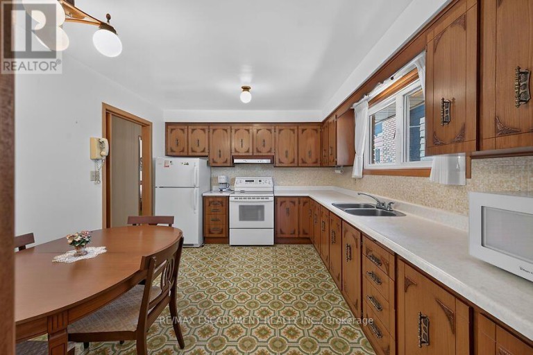 57 TURNBULL ROAD, Hamilton (Dundas), Ontario, L9H3W5