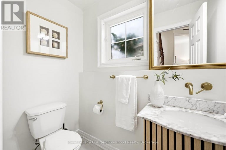 1296 RAVENCLIFFE COURT, Oshawa (Taunton), Ontario, L1K2Y3