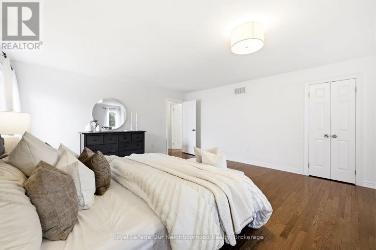 1296 RAVENCLIFFE COURT, Oshawa (Taunton), Ontario, L1K2Y3