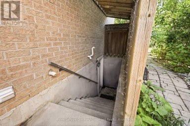 1296 RAVENCLIFFE COURT Oshawa (Taunton) Ontario photo 40
