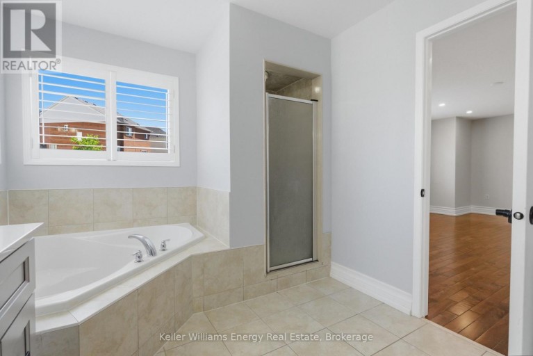 1633 GRANDVIEW STREET N, Oshawa (Taunton), Ontario, L1K0A6