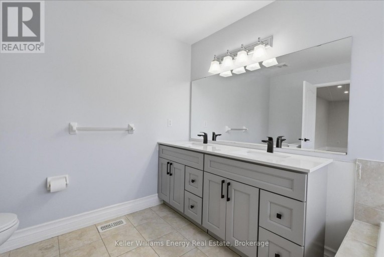 1633 GRANDVIEW STREET N, Oshawa (Taunton), Ontario, L1K0A6