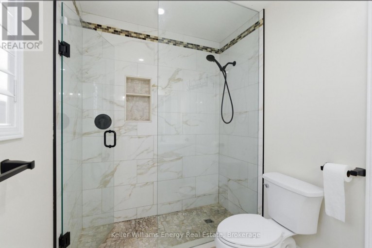 1633 GRANDVIEW STREET N, Oshawa (Taunton), Ontario, L1K0A6