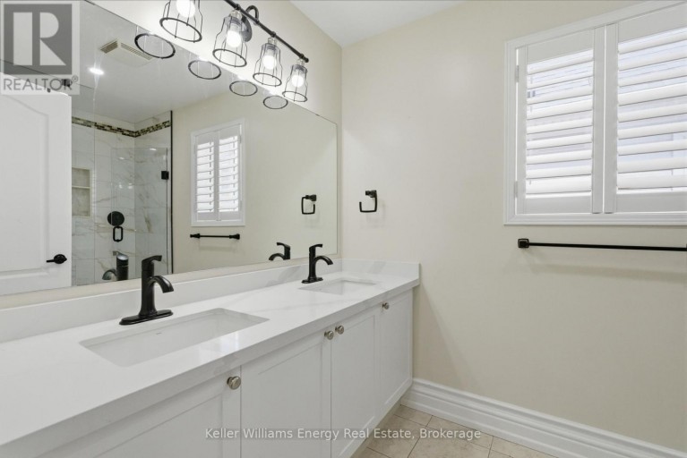 1633 GRANDVIEW STREET N, Oshawa (Taunton), Ontario, L1K0A6