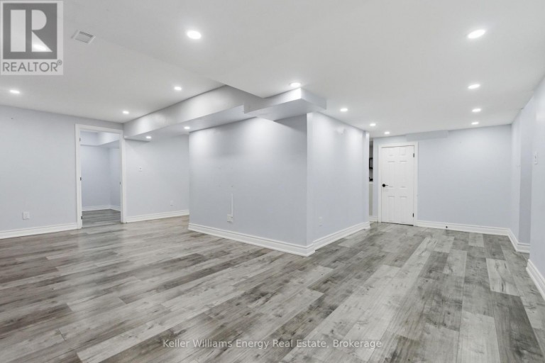1633 GRANDVIEW STREET N, Oshawa (Taunton), Ontario, L1K0A6