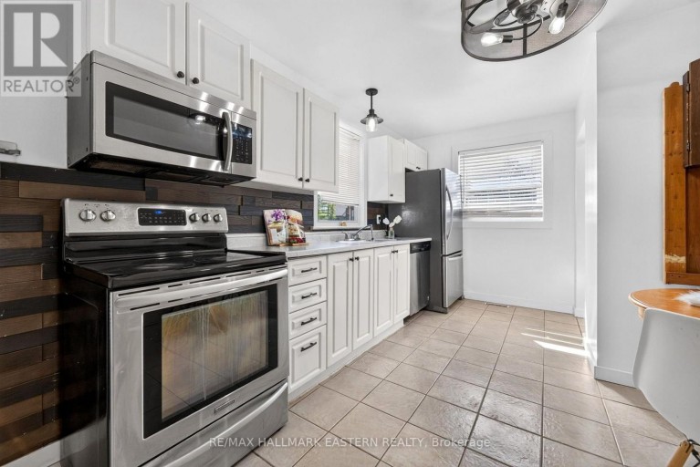 754 CRAWFORD PLACE, Peterborough (Otonabee Ward 1), Ontario, K9J3X3