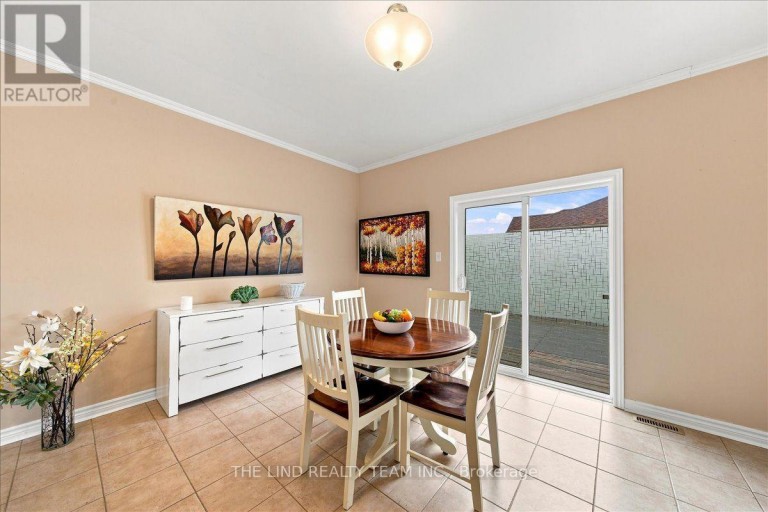 61 MCINTYRE DRIVE, Barrie (Ardagh), Ontario, L4N5C5