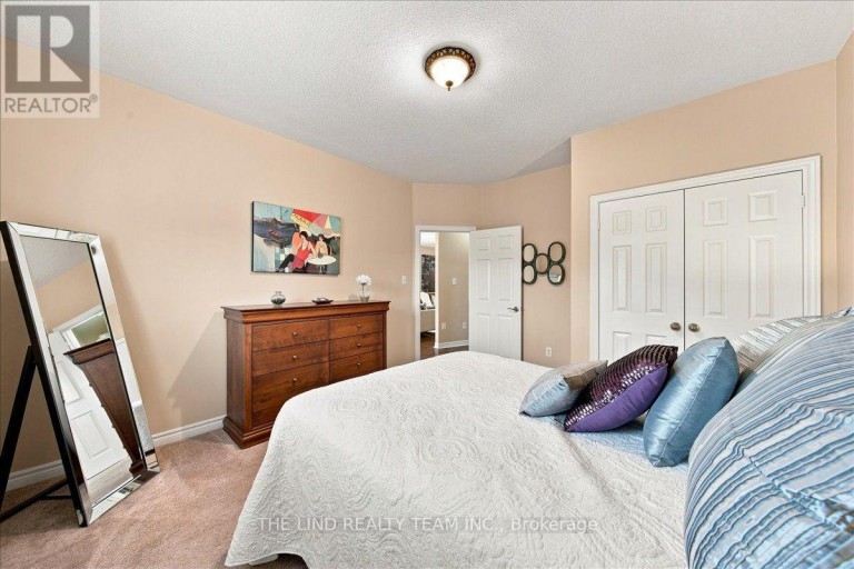 61 MCINTYRE DRIVE, Barrie (Ardagh), Ontario, L4N5C5