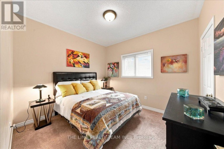 61 MCINTYRE DRIVE, Barrie (Ardagh), Ontario, L4N5C5