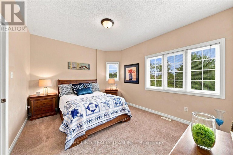 61 MCINTYRE DRIVE, Barrie (Ardagh), Ontario, L4N5C5