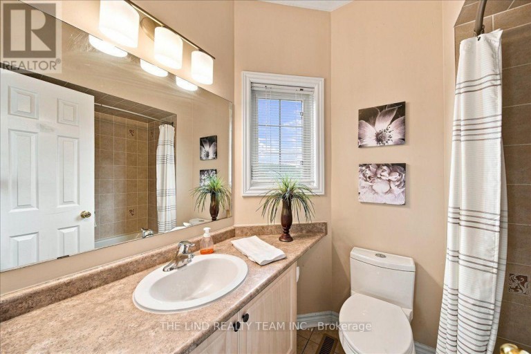 61 MCINTYRE DRIVE, Barrie (Ardagh), Ontario, L4N5C5