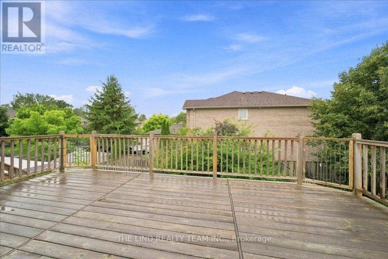 61 MCINTYRE DRIVE, Barrie (Ardagh), Ontario, L4N5C5