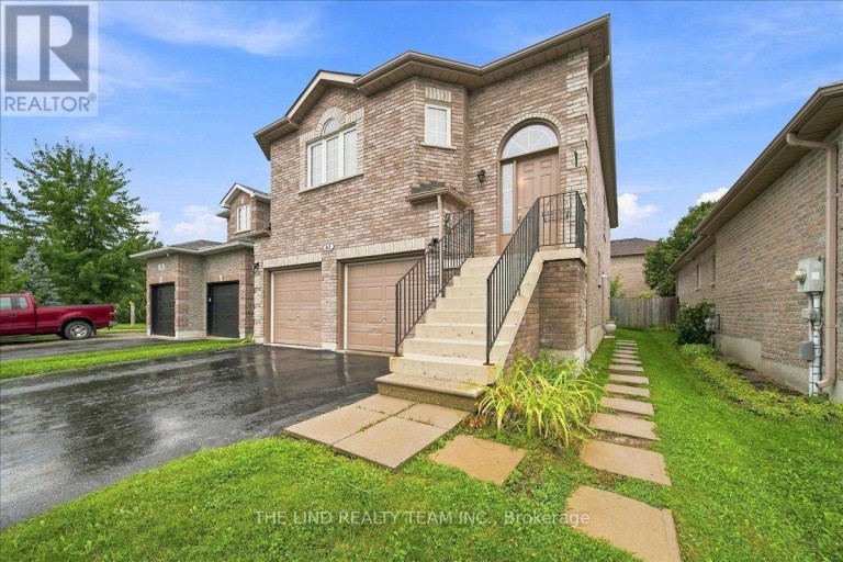 61 MCINTYRE DRIVE, Barrie (Ardagh), Ontario, L4N5C5
