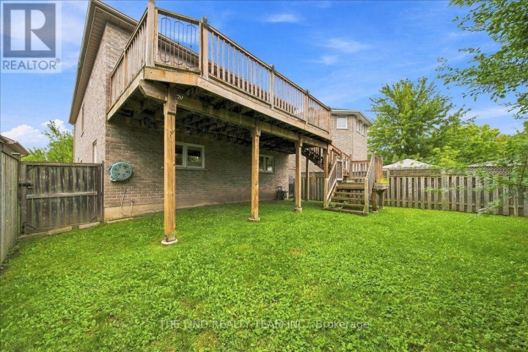 61 MCINTYRE DRIVE, Barrie (Ardagh), Ontario, L4N5C5