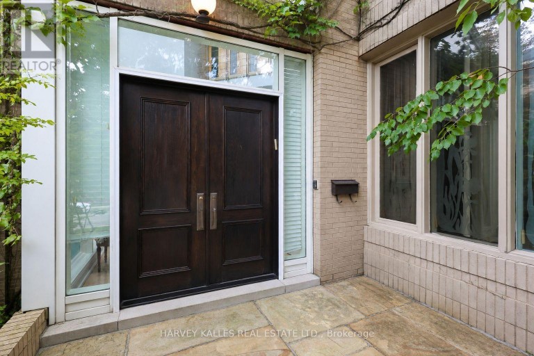 83 HILLMOUNT AVENUE, Toronto (Englemount-Lawrence), Ontario, M6B1X5
