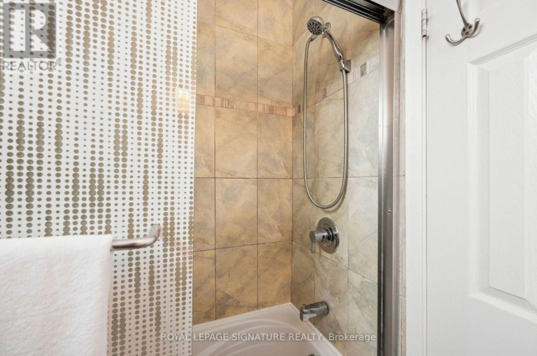 132 - 1221 DUNDIX ROAD, Mississauga (Applewood), Ontario, L4Y3Y9